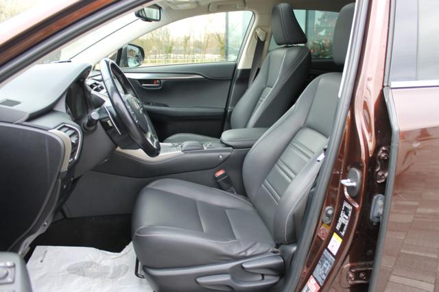 LEXUS NX 300h usata, con Autoradio