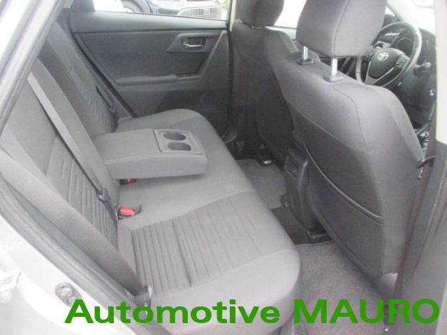 TOYOTA Auris usata 23