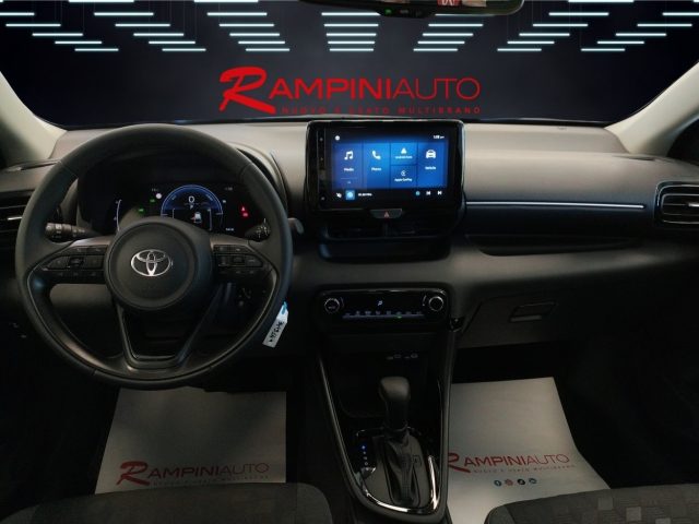 TOYOTA Yaris usata 12