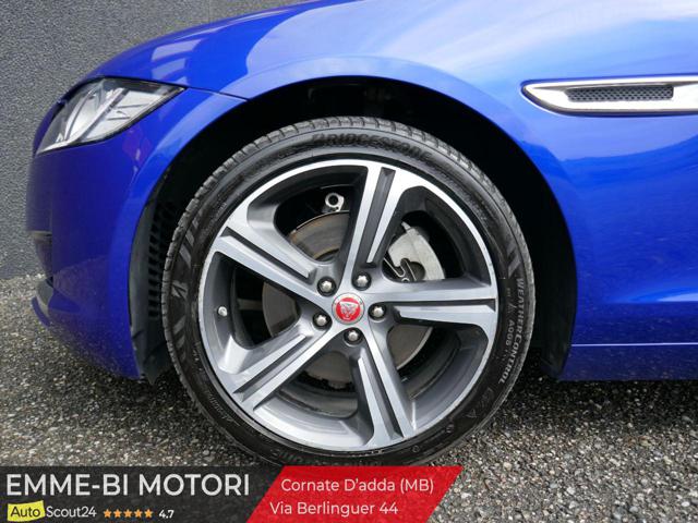 JAGUAR XF usata, con Autoradio