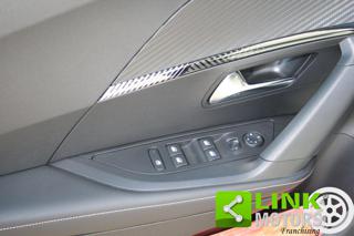 PEUGEOT 2008 usata, con Volante in pelle