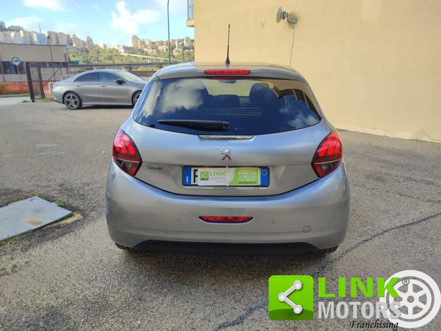 PEUGEOT 208 usata, con Autoradio