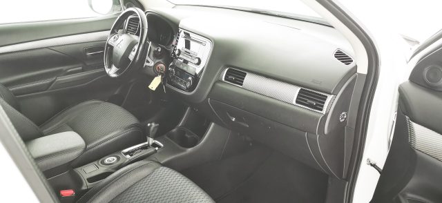 MITSUBISHI Outlander usata, con Volante multifunzione