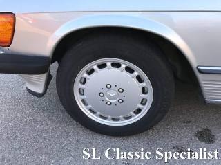 MERCEDES-BENZ SL 560 usata 17