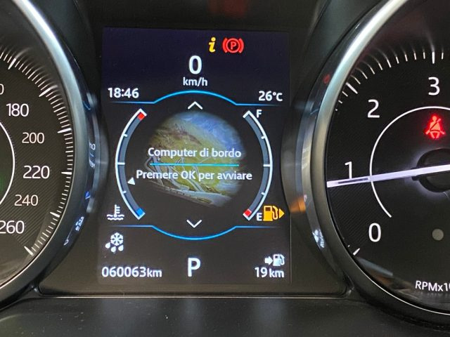 JAGUAR E-Pace usata, con Volante in pelle