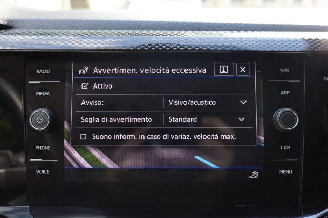 VOLKSWAGEN Taigo usata 77