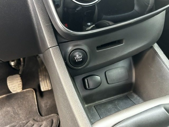 RENAULT Clio usata, con USB