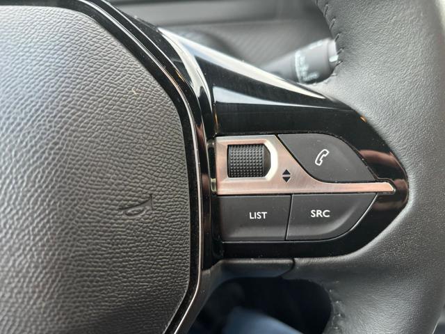 PEUGEOT 208 usata, con Touch screen