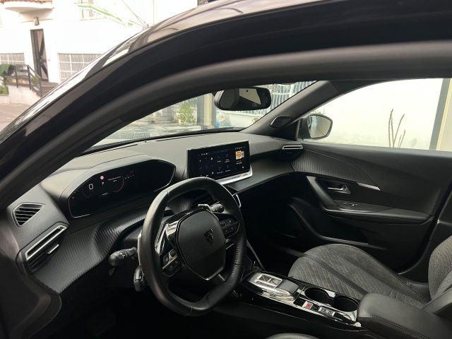 PEUGEOT 2008 usata, con Sensore di pioggia