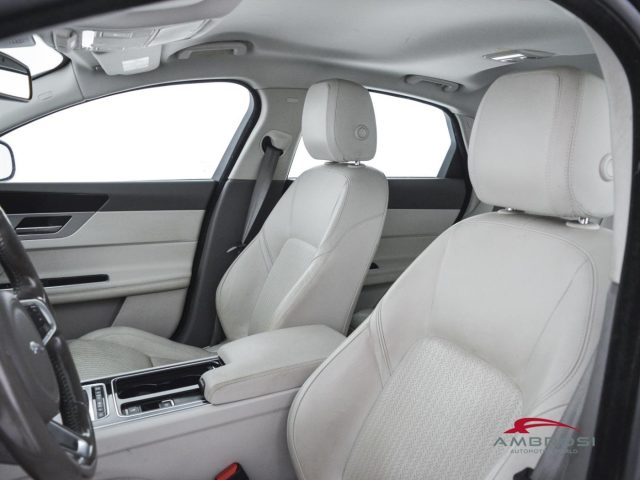 JAGUAR XF usata 8