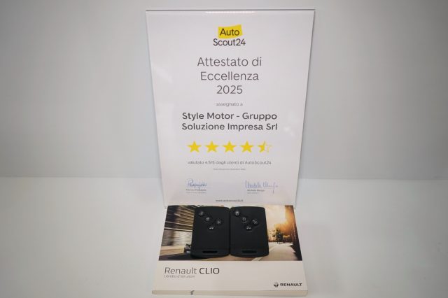 RENAULT Clio usata, con USB