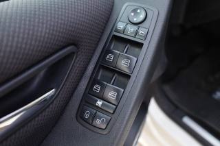 MERCEDES-BENZ A 180 usata, con Airbag testa