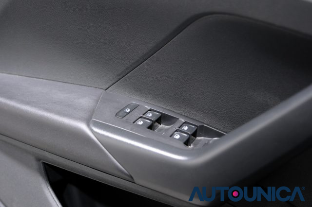 VOLKSWAGEN T-Cross usata, con Luci diurne