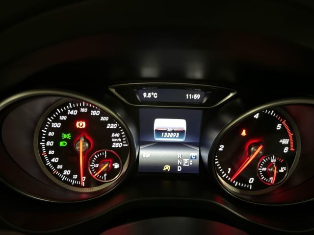 MERCEDES-BENZ GLA 200 usata, con Lettore CD