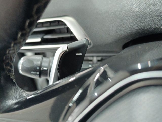 PEUGEOT 5008 usata, con Bracciolo