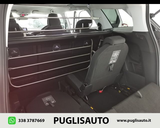 PEUGEOT 5008 usata, con Sensori di parcheggio posteriori