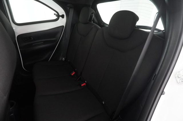 TOYOTA Aygo X usata 9