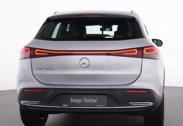 MERCEDES-BENZ EQA usata, con Controllo trazione