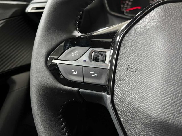 PEUGEOT 2008 usata, con Airbag testa