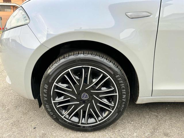 LANCIA Ypsilon usata, con Autoradio