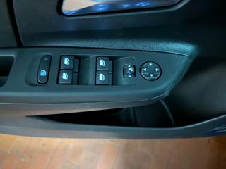 OPEL Corsa usata, con USB
