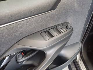 TOYOTA Yaris usata, con Airbag testa