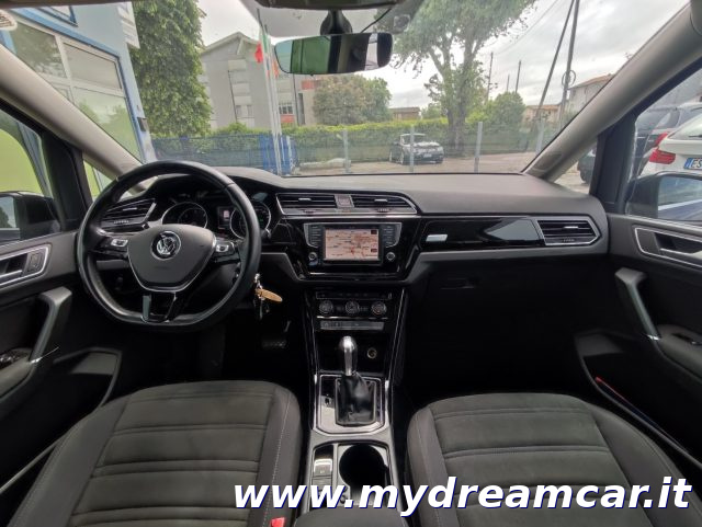 VOLKSWAGEN Touran usata, con Cerchi in lega