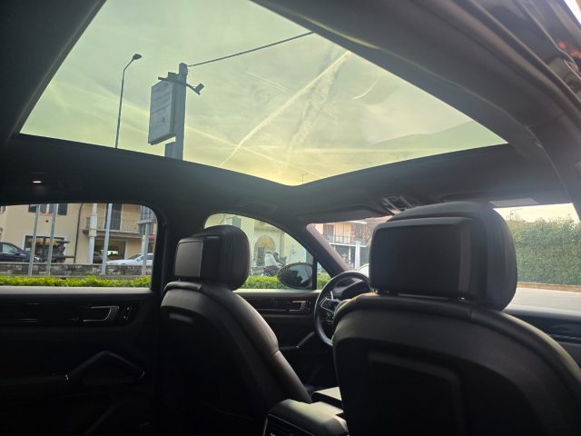 PORSCHE Cayenne usata, con Carica per smartphone a induzione