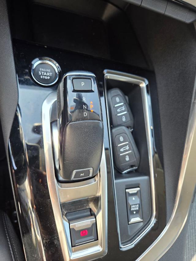 PEUGEOT 3008 usata, con Sistema di navigazione