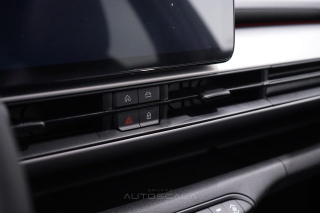 JEEP Avenger usata, con USB
