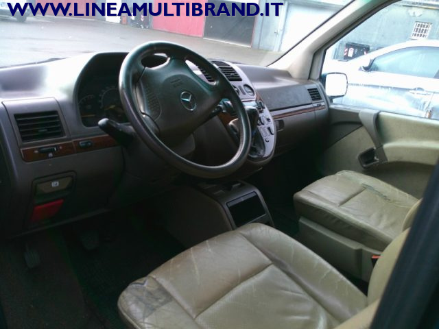 MERCEDES-BENZ V 220 usata, con Boardcomputer