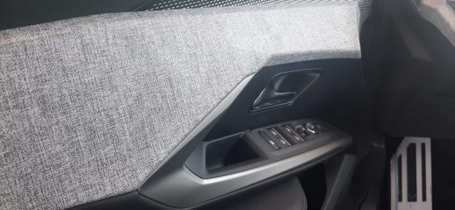 PEUGEOT 3008 usata, con Specchietti laterali elettrici
