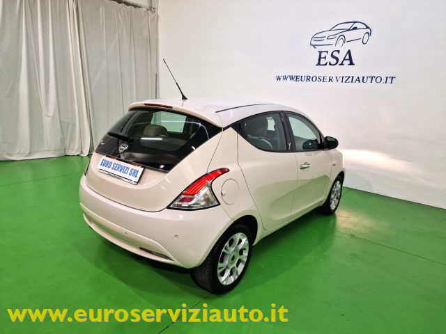 LANCIA Ypsilon usata, con Fendinebbia