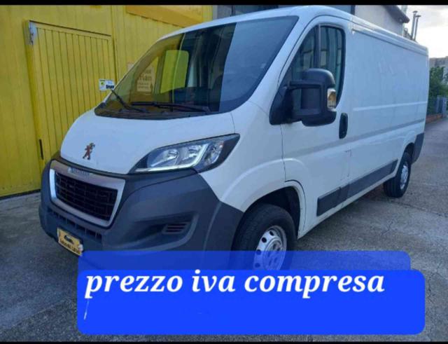 PEUGEOT Boxer usata, con ABS
