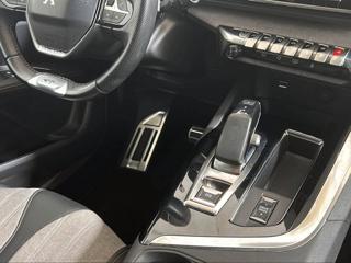 PEUGEOT 3008 usata, con Leve al volante