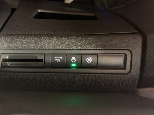 PEUGEOT 3008 usata, con Controllo elettronico della corsia