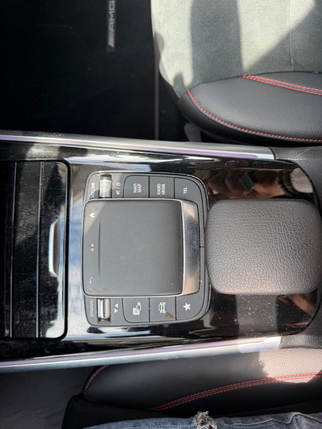 MERCEDES-BENZ GLB 200 usata, con Volante in pelle