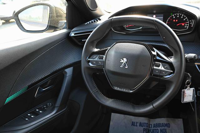 PEUGEOT 2008 usata, con Volante multifunzione