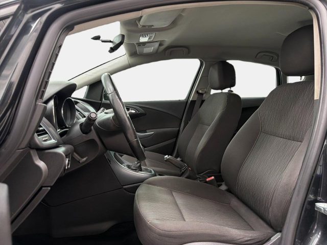 OPEL Astra usata, con Pneumatici da neve
