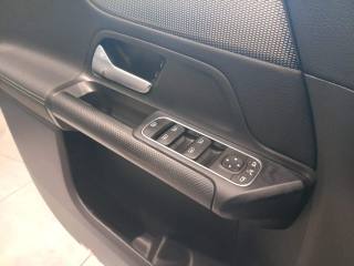 MERCEDES-BENZ B 180 usata, con Sistema di navigazione