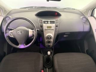 TOYOTA Yaris usata 8