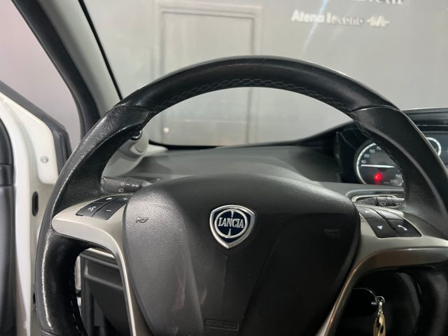 LANCIA Ypsilon usata, con Autoradio