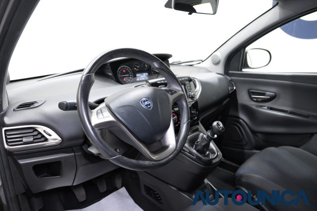 LANCIA Ypsilon usata, con Autoradio
