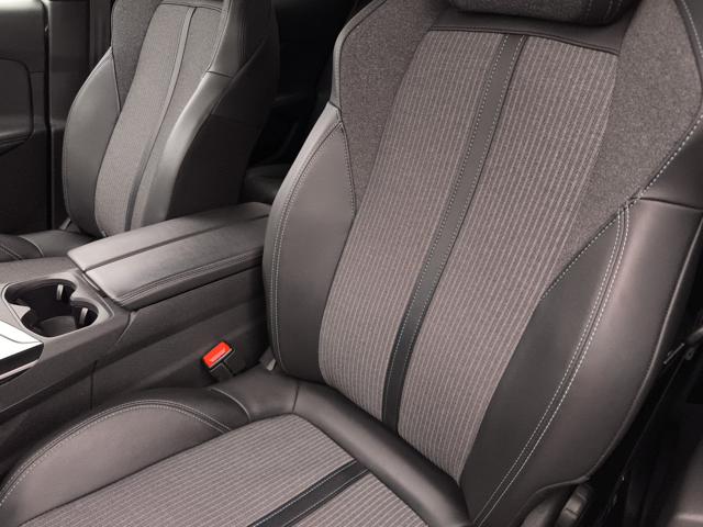 PEUGEOT 3008 usata, con Controllo automatico clima
