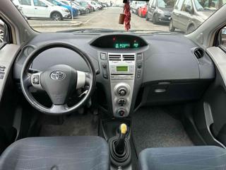 TOYOTA Yaris usata, con Sedile posteriore sdoppiato