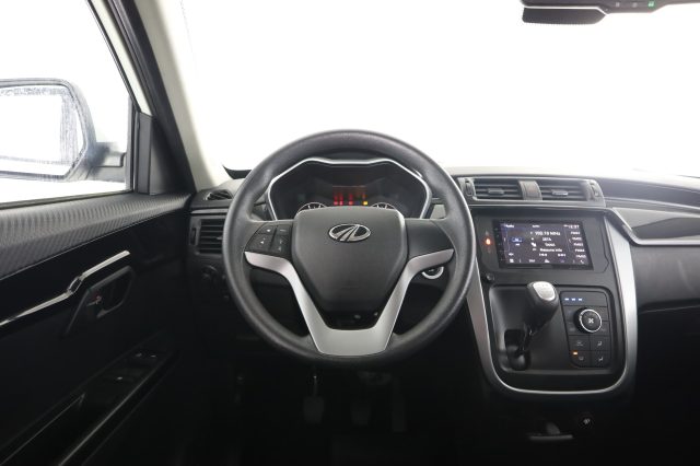 MAHINDRA KUV100 usata 5