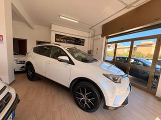 TOYOTA RAV 4 MY23 usata, con Alzacristalli elettrici