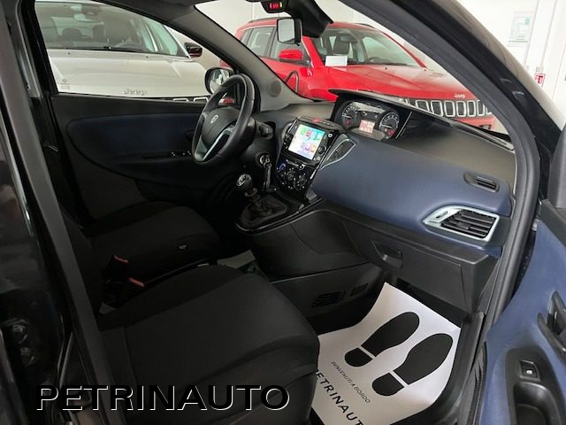 LANCIA Ypsilon usata, con Fendinebbia