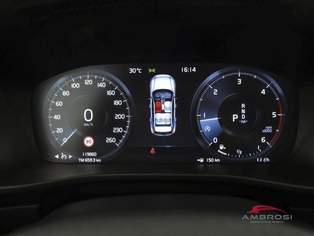 VOLVO XC40 usata 12