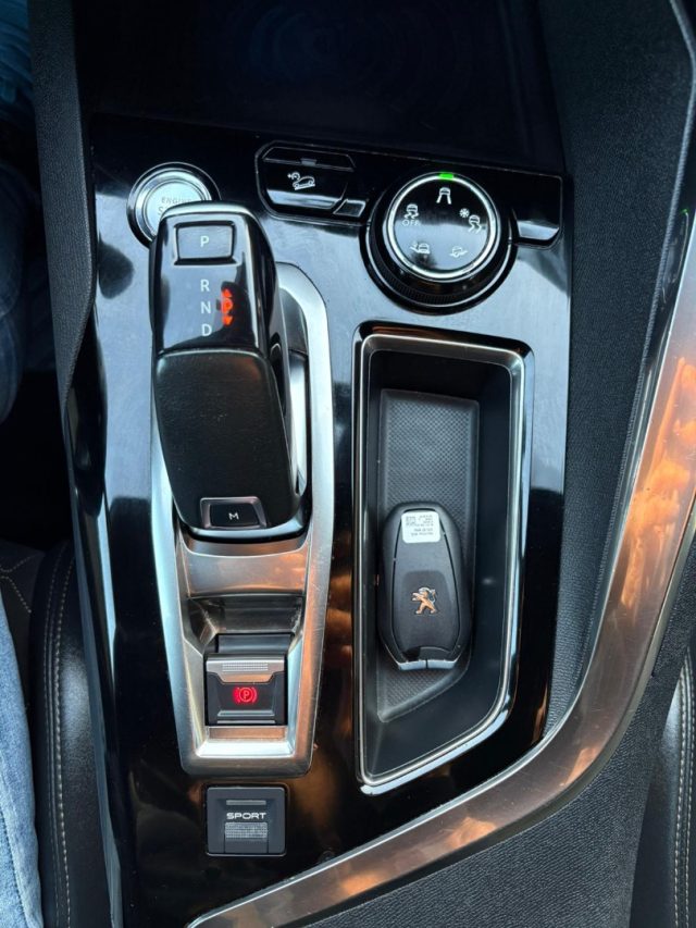 PEUGEOT 3008 usata, con Cruise Control